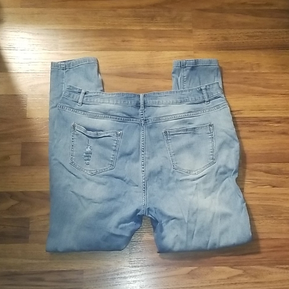 Jeans - Picture 4 of 5